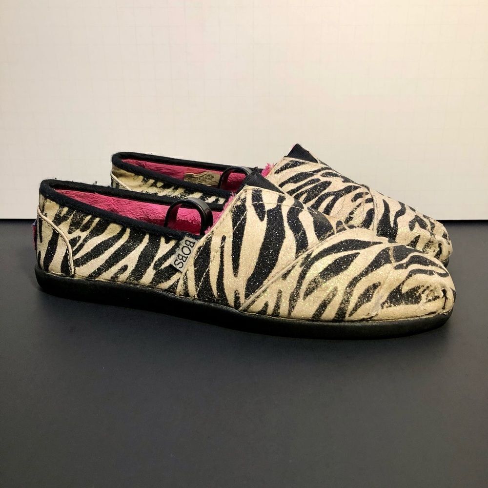 Womens BOBS by Skechers Glitter Zebra Print Slip On Flats Shoes / Size 7